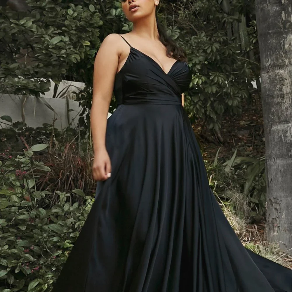 BLACK SOFT SATIN A-LINE SWEATHEART NECKLINE DRESS WITH SLIT PARTY GOWN CD7485